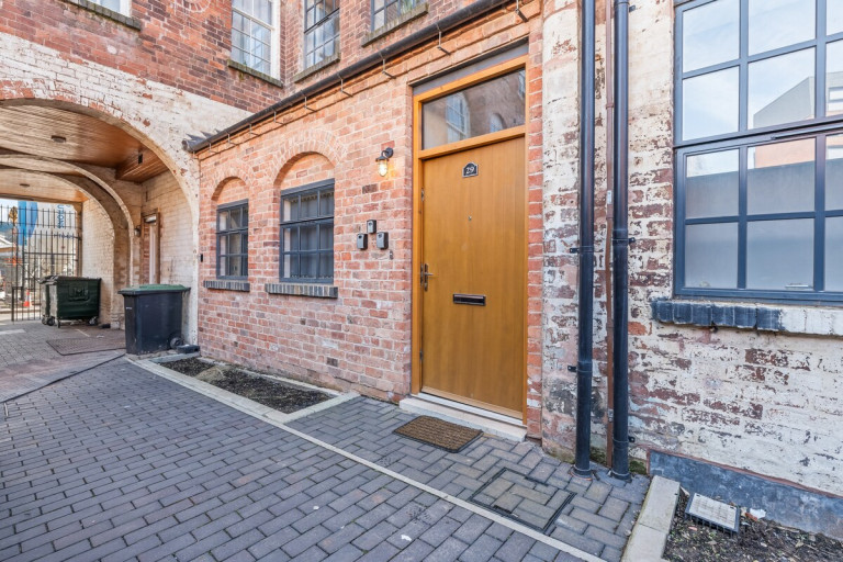 Why More UK Landlords Are Moving to Short Stay Rentals