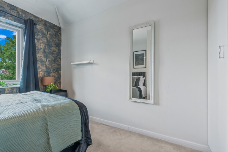 How to Book Accommodation Without Long-Term Commitments in the UK